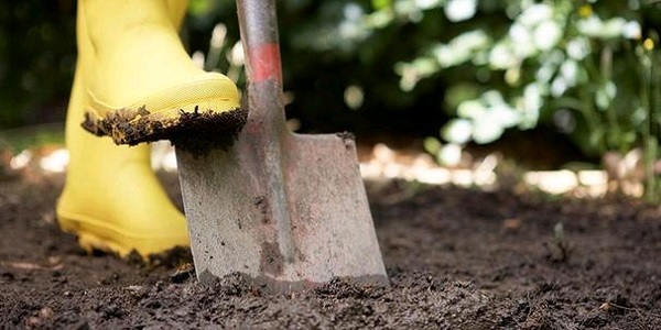 Digging spade